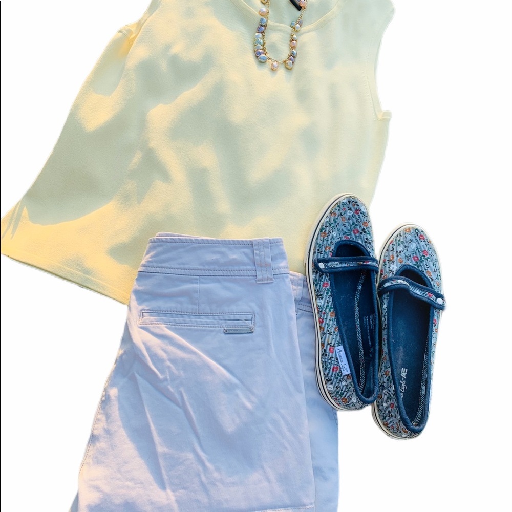 New York & Company Khaki Shorts Size 8 - Picture 3 of 9